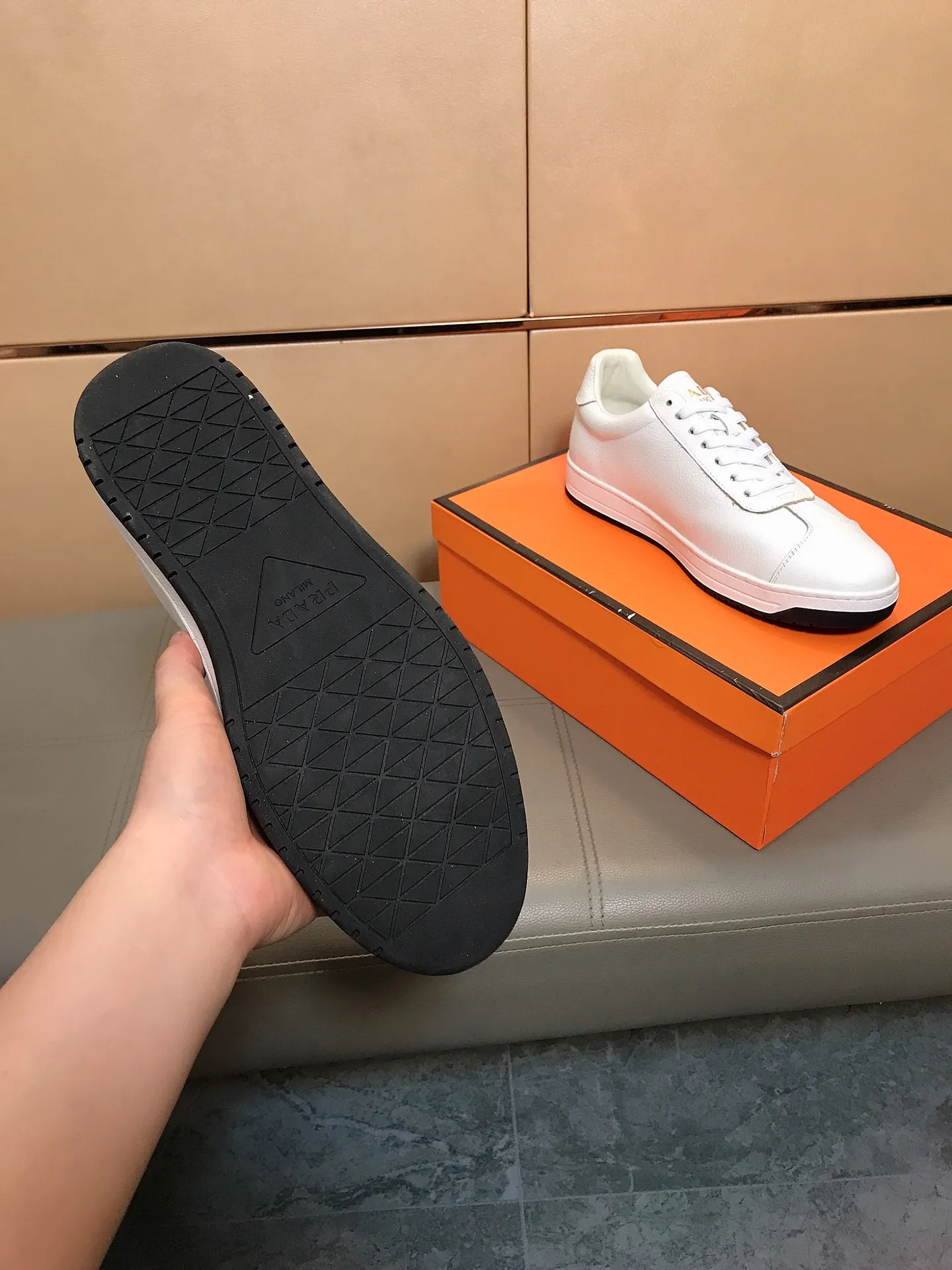 Ex-factory price 380 💎💎🆕Prada's latest casual and fashionable men's shoes👟hot style💥simple and elegant style, exclusive for trendy men. Unique latest brand elements👑, fashionable and generous, the fabric is original imported cowhide, pigskin breathable lining + feet, super comfortable and wear-resistant outsole, classic model taken in kind, size: 38-44